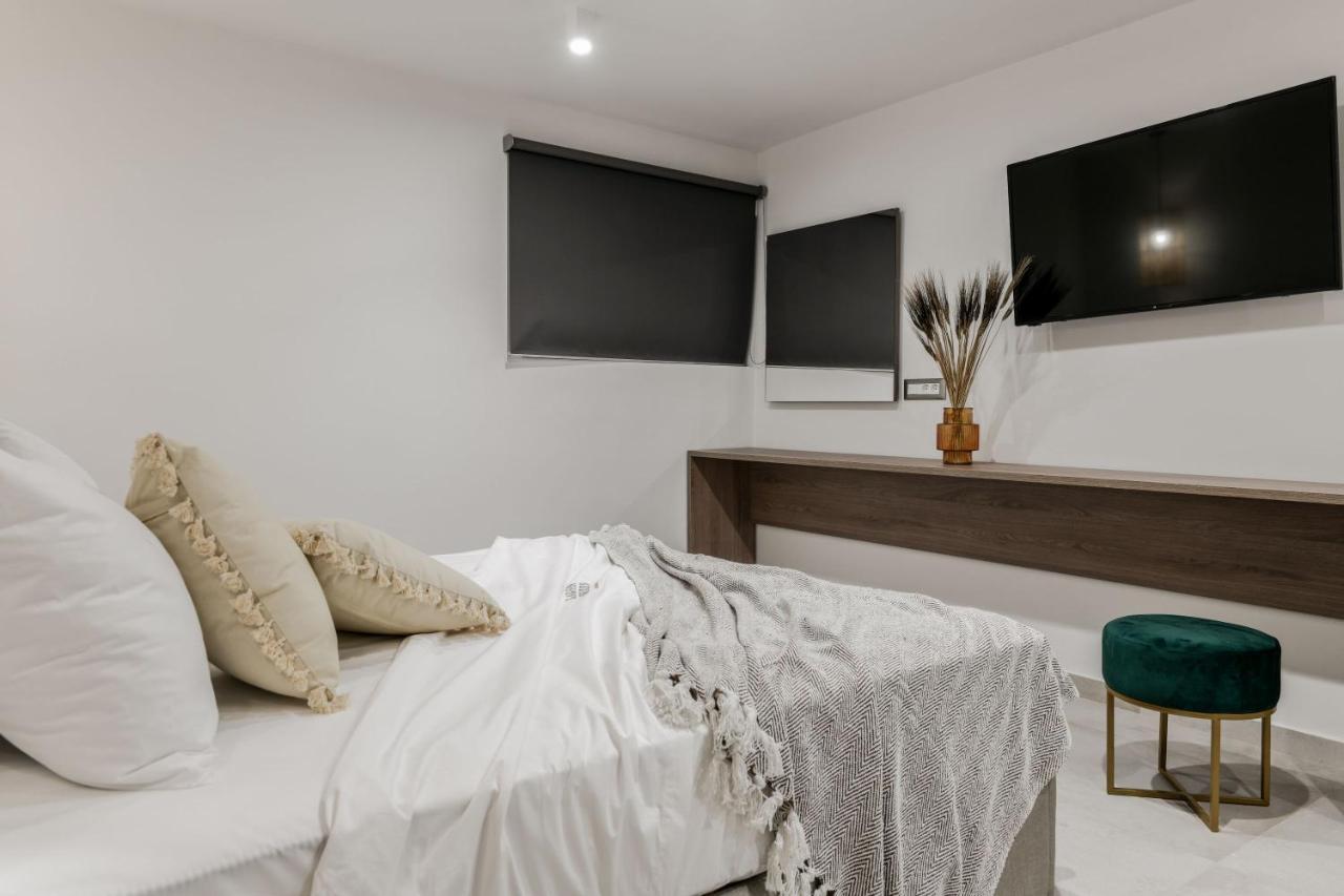 Lagoon Luxury Suites Vasilikos  Ngoại thất bức ảnh